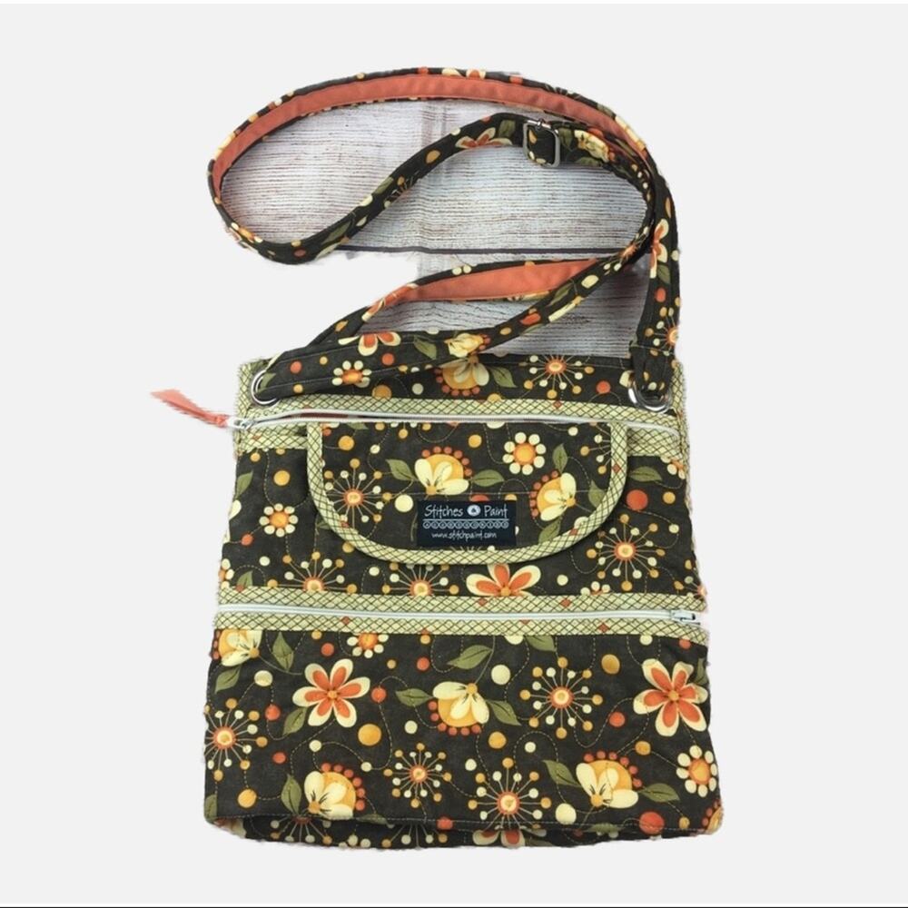 Stitches & Paint Classic Quilted Crossbody Bag